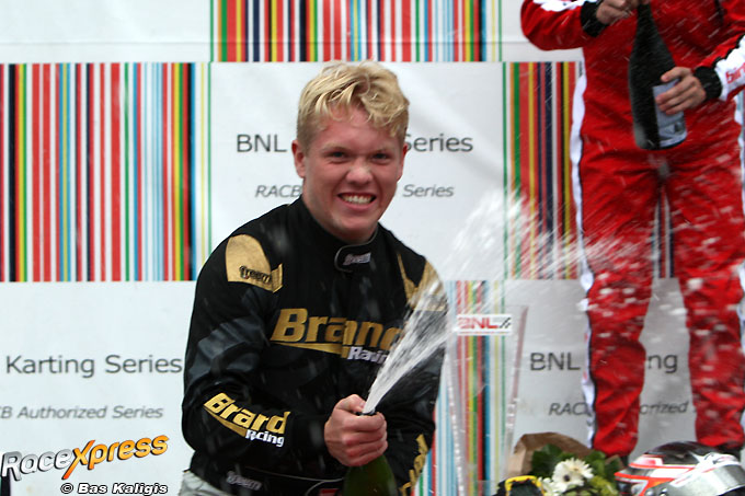 Champagne voor Lorenzo van Riet